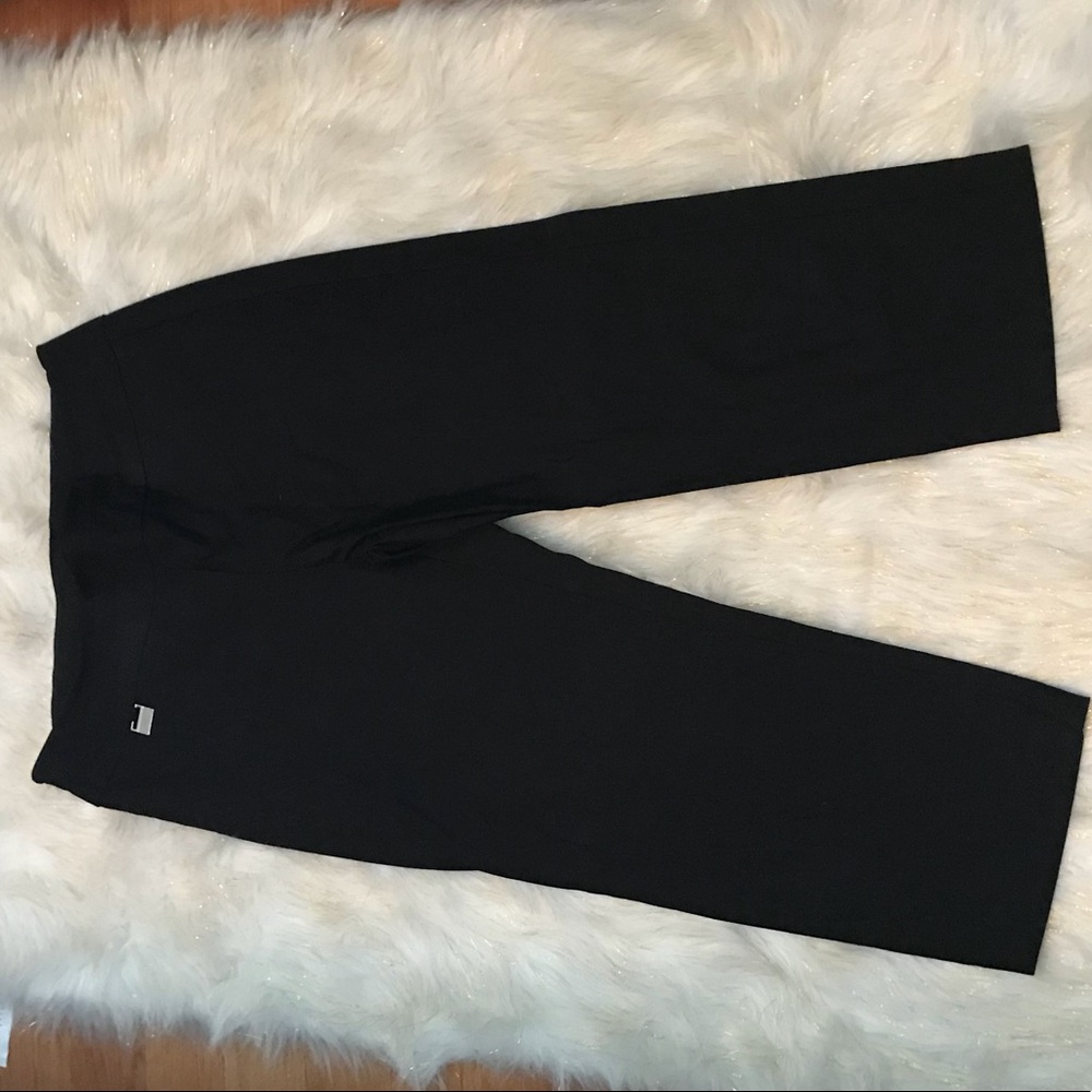 Alex & Olivia size 12 black capris EUC